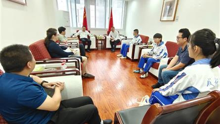 心系教育传大爱 惠济苍生颂党恩