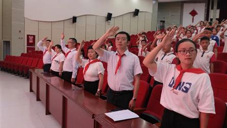 争当领头雁 争做好少年——冠城七中隆重举行第八届大...