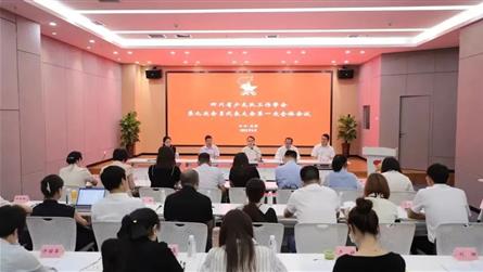 星星火炬，为着理想而汇聚│成都冠城实验学校少先队建...