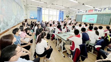 金秋相约见证成长 家校共育逐梦远航 ‖ 走进初中一...