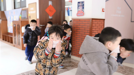 校园消防演练 筑牢安全防线