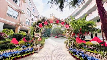 冠城实验小学部，成长就在书香漫卷处……